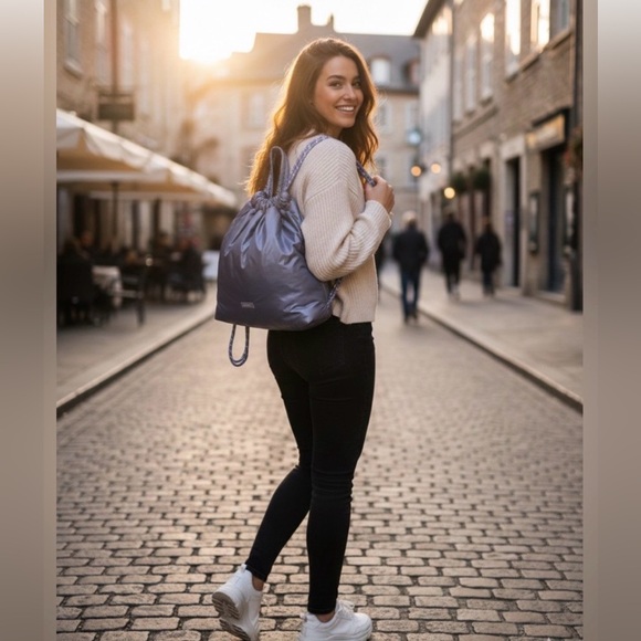 Wild Fox NWT puffer bag/backpack lavender-grey - Picture 9 of 9